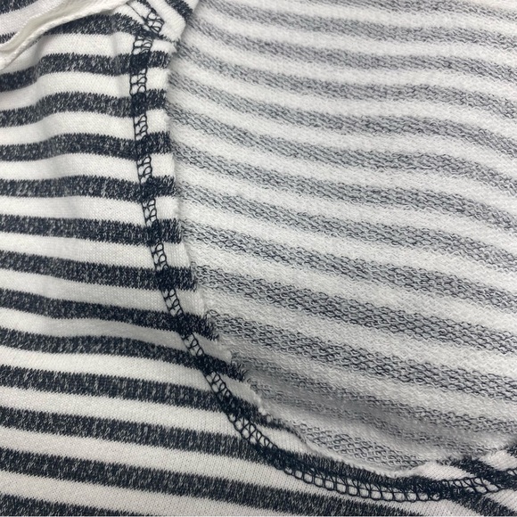 Bobbie Brooks Women’s Gray and White Striped V-Neck Hooded Sweatshirt 3X - Picture 7 of 14